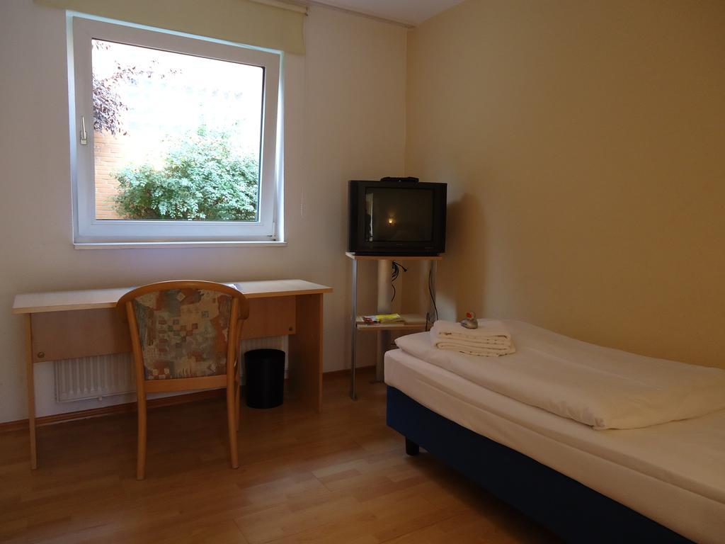 Vahrenwalder Hotel Hannover Exterior photo